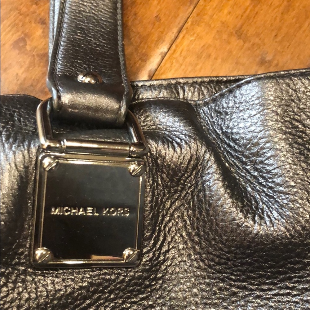 Michael Kors purse - Picture 2 of 6